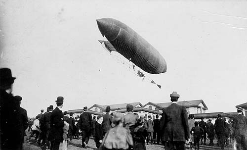 Scanned photo of dirigible over Schenley Park.