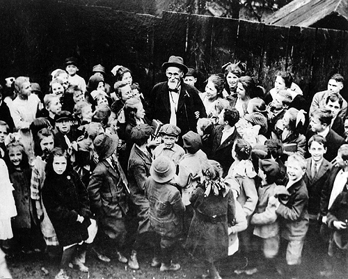 Photo_of_John_Brashear_surrounded_by_children.